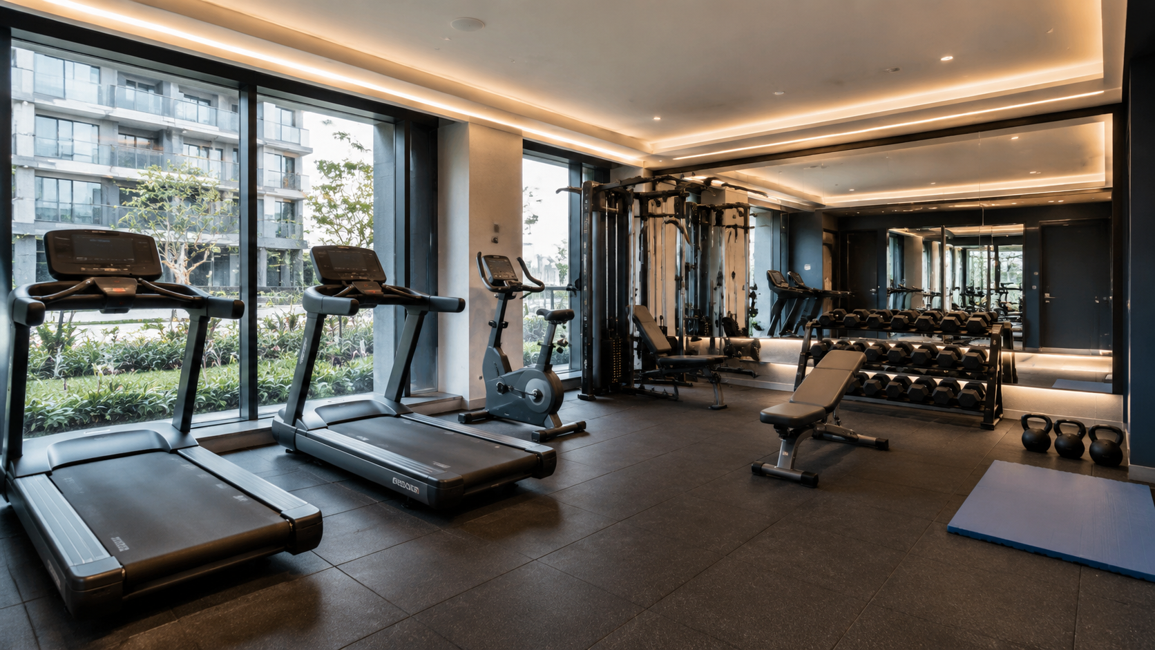 Diseño de gimnasio compacto con equipamiento profesional